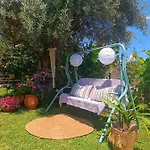Apartament Tasoula & *