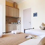 Apartament Tasoula & *